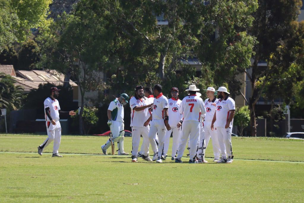 RMIT Team huddle1